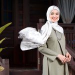 Nur Fazura Instagram - ✨CITRA ZAHRAA✨ Koleksi Tudung FAZURA Black Label kali ini didatangkan dengan material dan kemasan berbeza iaitu “Pleated Shawl”, pastinya memberi kelainan buat peminat Tudung FAZURA pada Syawal tahun ini. Hadir secara eksklusif dengan 10 corak flora lembut yang memberi sentuhan anggun, sesuai untuk disempurnakan dengan busana Aidilfitri pilihan anda. You can find more information on the CITRA ZAHRAA collection from our Website: www.fazura.com Download App : FAZURA ShopeeMall: FazuraOfficialStore Visit our physical stores to try and get a closer look on CITRA ZAHRAA collection at.. FAZURA Boutiques: ✨Sunway Putra Mall, Lot G31 (KL) ✨The Curve Shopping Mall, Lot 147B (PJ) ✨Ipoh Parade, Lot F-10 (Perak) ✨Aman Central, Lot 3-47 (Kedah) ✨East Coast Mall, L1-21 (Kuantan, Pahang) Mini Stores: ✨SOGO KL (Level 3) ✨SOGO i-City Shah Alam (Ground Floor) Micro Store: ✨Suria KLCC (PushCart) Pop-Up Store: ✨Komtar JBCC (Johor Bahru) Boleh juga dapatkan koleksi ✨ CITRA ZAHRAA ✨ melalui @fazurabesties yang berdaftar ! !! Disebabkan oleh pencahayaan fotografi dan peranti berbeza yang digunakan untuk melihat produk yang dipaparkan, warna yang anda lihat mungkin berbeza sedikit daripada warna sebenar produk. #TudungFAZURA #TFBlackLabel #BlackLabel #MilikSemua #FAZURA #fazuralovers #Koleksi CITRA ZAHRAA #tudungfazuracitrazahraa