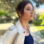 Nurgül Yeşilçay Instagram - Sait Faik”kiraz mevsimi para kazanma vakti diil aşk vaktidir” diyor🍒 Hadi inş kıpır kıpır uçuş uçuş bi mayıs olur hepimiz için🦋🌸🦋