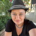 Nurgül Yeşilçay Instagram - Oğlan ingiltere’de olduğundan bu sene doğum gününü iyi ki doğurdum günü olarak değiştirdim kutlamalara başladım🤪 Benimki bugün 17 oldu🧿🧿🧿 Seneye cümbüş var💃💃💃 Şu reşit olma yaşının artık 16 olması gerekiyo zannımca🙋🏻‍♀️ Tüm evlatlarımız çok tatlı! Analar iyi ki doğurmuşuz😂😂😂 #happybirthday oğluş❤️❤️❤️