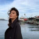 Nurgül Yeşilçay Instagram - Şu pandemi bi bitsin eve girersem noolıyım🤯 sokakların,denizin kenarının güzelliğine bak❤️ Peki sen? Şu pandemi bi bitsin...
