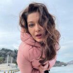 Nurgül Yeşilçay Instagram - Hava şeker gibi🎀 şu kısıtlamalar bitsin artık! Heryer eski canlılığına dönsün ltf🙏 Foto: @ozgeozacar 💖