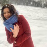 Nurgül Yeşilçay Instagram - “Aman eksik kalmıyım,bi daha yağmaz fln” fotosu😜