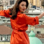 Nurgül Yeşilçay Instagram - Koca yılı böyle pijamalarla yedik bitirdik🥳 yeni yılı da böyle karşılıycaz belli bişey🥳 @hakangence yle yaptığımız röp için @muhsinakgun müthiş fotolar çekti;)) bugün @hurriyetcomtr de💃💃💃💃 @jwmarriottistanbulbosphorus