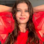Nurgül Yeşilçay Instagram - Çalışma mevsimi geldi❤️kımıl kımıl bir hafta maşaallah💃💃💃 #worktime #kefaret