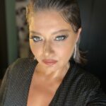 Nurgül Yeşilçay Instagram - 2022nin bitmesine az kaldı😁🙏 🎄bari bitişi güzel olsun dedik😂 harika ekibim alladı pulladı şıkır şıkır yaptı saolsun😊😍#happyweekend #gqmagazine @sezencan_ @ibrahim.junior @dorukkakiz @talentco.tr @jabotter @cengizakturkofficial @tophills