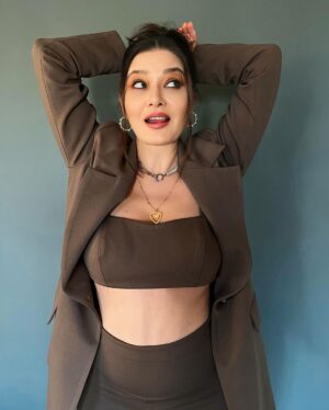 Nurgül Yeşilçay Instagram - Dump mump fln filn 🤓