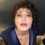 Nurgül Yeşilçay Instagram – 👉Öğrencilerden alınan ödül daha özel olur! Hele bi de Onur ödülüyse(son posta bak)
👉Onur Ödülü yılların birikimi ve kalıcılığı simgeler🏆
👉çok içten teşekkürler gençler