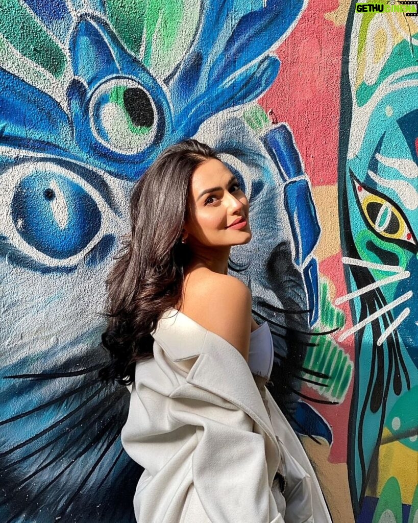 Nusraat Faria Instagram - Only art can find an artist 🎨