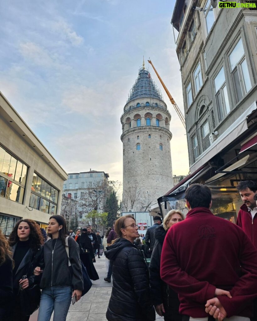 Nusraat Faria Instagram - Not a tourist 😉 Istanbul, Turkey