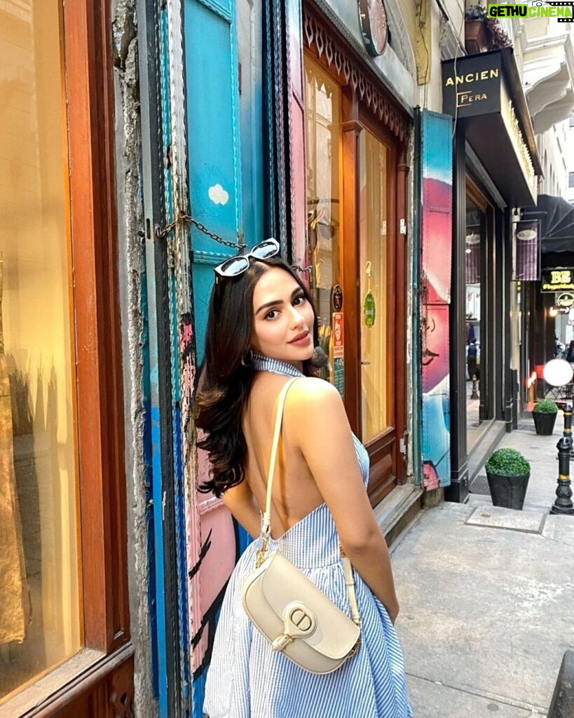 Nusraat Faria Instagram - Not a tourist 😉 Istanbul, Turkey