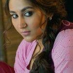 Oindrila Sen Instagram - We are extremely grateful and super charged up by the love and excitement you have showered till now since the announcement of our first song “GHALIB” ❤️.. So here comes a small glimpse before the release ❤️.. So “ GHALIB” the Soulful love song from MIRZA is ready to top your playlist from tomorrow 15th March.. @ankushhazramotionpictures @ankush.official @love_oindrila @kgunedited @shoaibkabeer #Rishikaushik #PriyaMondal @ishan.mitra_official @sumeet_goradia @saahil_goradia #KuntalDe @barish_lyrics @samratbandopadhyay @shiladityasarkar @animeshghorui #SanglapBhowmik #Mirza #MirzathisEid #EID2024 #Ghalib #Mirza