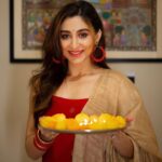 Oindrila Sen Instagram - Festival of light that celebrates the triumph of good over evil 🪔✨ #happydiwali
