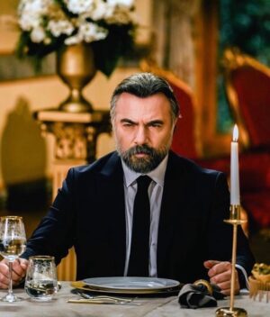 Oktay Kaynarca Instagram - O zaman altıncı sezonun ilk yarısının, son EŞKİYA DÜNYAYA HÜKÜMDAR OLMAZ fotoğrafı gelsin ...😎😎😎