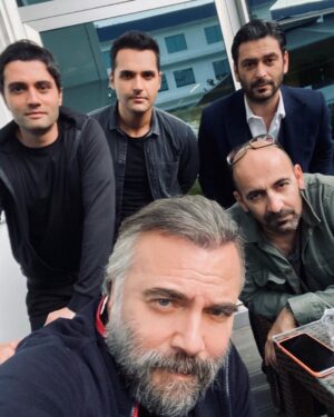 Oktay Kaynarca Instagram - Değerli kardeşlerimle ne güzel yıllar paylaştım, nelerin altından kalktık, ne kadar güzel başarılarına sevinçlerine hüzünlerine tanık oldum..İyi ki olmuşum.. Yollarımız açık olsun...