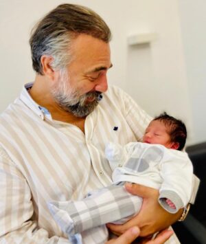 Oktay Kaynarca Instagram - Doğu bebek hoş geldin sefalar sağlıklar mutluluklar getirdin.. Ananla babanla güzel günlerde büyü koçum ...