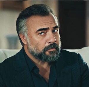Oktay Kaynarca Instagram - Güzelliğin on para etmez bu bendeki aşk olmasa.. 🍀