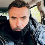 Oktay Kaynarca Instagram - Dört saat uyku ile düz bakmaya çalışırken …😎😎😎