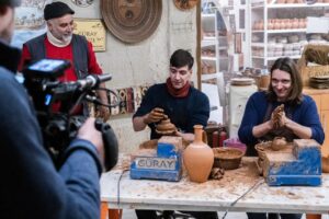 Oliver Phelps Instagram - Turkey you have been amazing!!! 🇹🇷
I had another brilliant time filming a new episode of @fantasticfriendsofficial with the the ever awesome @nattenalady 
The food, the scenery &  the warm welcoming people (especially in the east of the country) made is a truly memorable time. 
Can't wait for you all to see it!! @goturkiye
#FantasticFriends #Turkey #istanbul #erzican