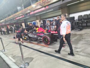 Oliver Phelps Instagram - What a great way to end the day. I've always loved watching the @f1 & to see qualifying up close today was so cool. 

@F1 @melt.mideast  @abudhabievents  @ymcofficial  #InAbuDhabi
#findyourplace #AbuDhabiGP #GoUnreal