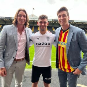 Oliver Phelps Instagram - So happy to be able to cheer on @valenciacf this evening in Nottingham. Wherever I see them there's always such a great welcome. It was good to watch attacking play. Thanks to Nottingham Forest & the staff at Meadow Lane for the hospitality. #amunt #vcf
