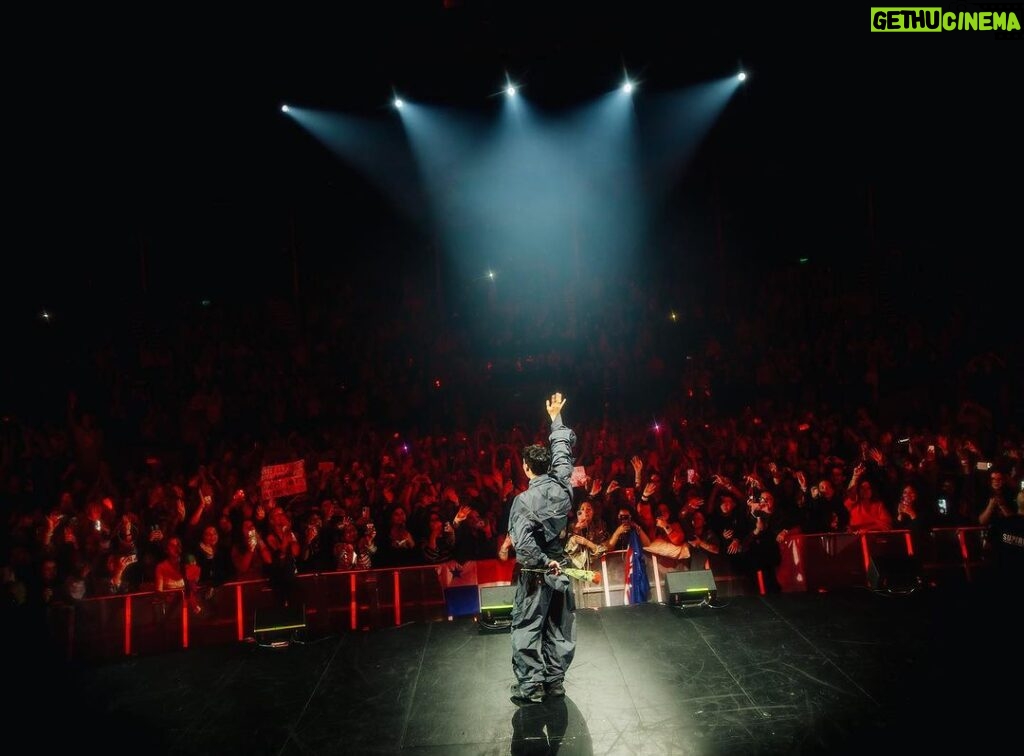 Omar Rudberg Instagram - I want to thank everyone involved in my first concert. I couldn’t do this without you. Thank you for being a part of this!! I’m so lucky to have uuu ❤️ cheers to that! Photos @johannapetterssons