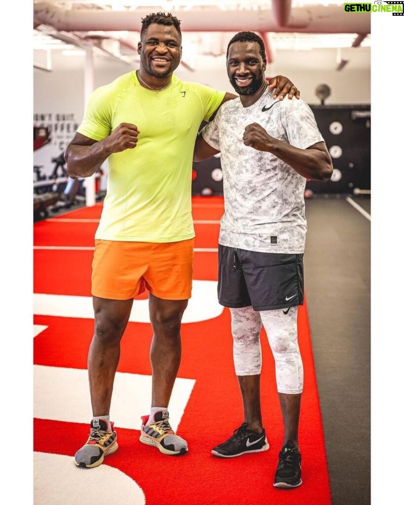 Omar Sy Instagram - 🦾🦾 Repost from @francisngannou • Good working out today my brother @omarsyofficial. Trust me we’re going to be in shape for that upcoming movie 💪 #ThePredator Las Vegas, Nevada