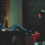 Onur Tuna Instagram - Söylemeden geçemeyeceğim doğal oyunculuğu ve enerjisiyle çalışmaktan çok mutlu olduğum arkadaşım, partnerim @sevdaerginci .. #yasakelma 2. Bölümüyle Pazartesi günü @foxturkiye ekranlarinda!!