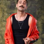 Onur Tuna Instagram - Genel Yayın Yönetmeni, Röportaj: @timurcanersoy Fotoğraf: @sefayamak @pamistanbul Styling: @karablutmelike Saç ve Makyaj: @mhmtalpn Fotoğraf Asistanı: @_alperpolat @pamistanbul Styling Asistanı: @simalkls arkadaş sohbeti🙏🏻