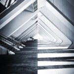Onur Tuna Instagram - yaklaşmasına izin verdikçe gözünüzde küçülenler nesneler değil