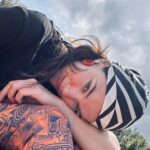 Pınar Deniz Instagram - Denize girebileceğini düşünen Pınar’a fırtına şoku🧘🏻‍♀️
