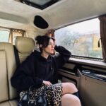 Pınar Deniz Instagram - Ev ile set arasında bir yerdeyim🤷🏻‍♀️