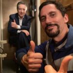 Paco León Instagram - Ya está en @movistarplus esta peli tan especial de mi hermano Felix Viscarret, donde tengo el honor de compartir armario con Iñaki Gabilondo 🙌 “. “NO MIRES A LOS OJOS” adaptación cinematográfica de la novela de otro grande, Juan José Millás.