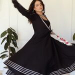 Pakhi Hegde Instagram - Doesn’t it sooth yuh????? . . . any other song requests for this mood? This song is very close to my ❤️ N it couldn’t reflect my emotions without this beautiful outfit! Isn’t it ? Styling : @tiara_gal @akansha.27 Outfit : @the_houseofhugs @hugs__clothing #pakkhi #pakkhihegde #pakhi #pakhihegde