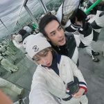 Pakorn Chatborirak Instagram - ชุดพร้อมท์ท์ท์ เด๋วไปซ้อมไถลงจากสไลเดอร์7สีสวนสยามก่อน 🏂⛄️ @leisuresocial
