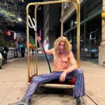 Pakorn Thanasrivanitchai Instagram - Look at this stuff, isn't is neat? 🤣🧜🎃 . NYC Halloween was…..really extra 🔥🤣 ความดีเลย์ยืนหนึ่ง New York, New York