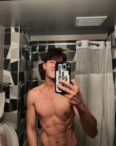 Pakorn Thanasrivanitchai Instagram - Already had too much walking🥴 been climbing up and down to subway as my exercise lol . #nyc #newyork Henn na Hotel New York
