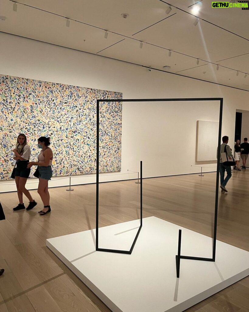 Pakorn Thanasrivanitchai Instagram - Matisse, Monet, Gaudi, Warhol, and our souls ❤️‍🔥 . Cr. @faar__b MoMA The Museum of Modern Art