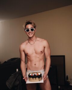 Pakorn Thanasrivanitchai Instagram - Happy dirty 30th 🎂❤️‍🔥 Balancing the maturity and the liberal side of mind 🖤🤪 Thank you for all the wishes guys, Y'all are a force to be reckoned with! 🔥 . . #birthday #newyorkcity Cr. @mewsuppasit New York, New York