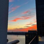 Pakorn Thanasrivanitchai Instagram - Manhattanhenge 💫🌅 . Hail Mary to the city, you're a virgin! 🙃 #nyc #newyorkcity New York, New York