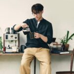 Pakorn Thanasrivanitchai Instagram - Can I be your cup of coffee? 🤓☕️👅 ผมมักจะอยากหาอะไรดีๆ ให้กับตัวเองเสมอ ไม่ว่าจะเป็นกาแฟแก้วโปรดให้จิบ สถานที่สวยๆ ให้ถ่ายรูป หรือแว่นตาดี ๆ ที่เติมเต็มทุกไลฟ์สไตล์ของตุลย์อย่าง OWNDAYS . Seeing the unknown future with OWNDAYS… . @owndays_thailand . #OWNDAYS #OWNDAYSThailand #FromTokyoJapan #オンデーズ #โอนเดส์ #ร้านแว่นตาจากกรุงโตเกียวประเทศญี่ปุ่น #OWNDAYSNewCollection2022 #TulPakorn