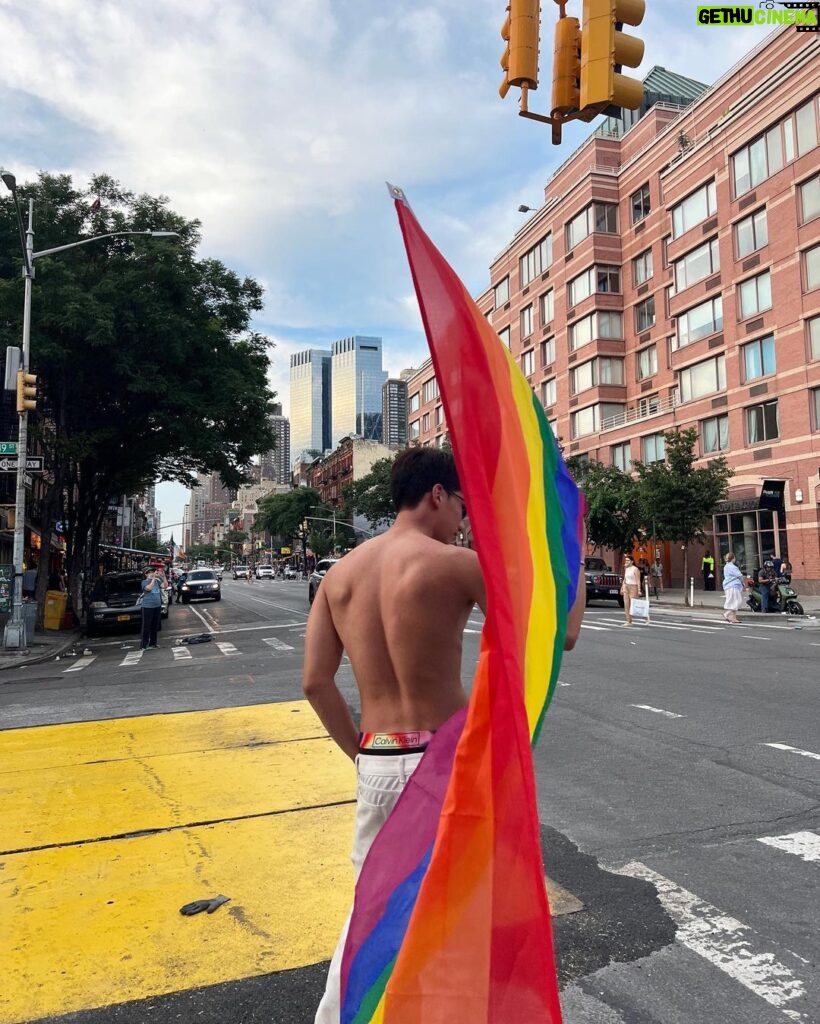 Pakorn Thanasrivanitchai Instagram - Remember, you can be WHATEVER you want! And no one is gonna change a thing about it ❤️‍🔥🌈 Hold hands with the one you love, and regret nothing!!! #happypride #pride2022 . Cr. @nuttjirat @natkanok New York, New York