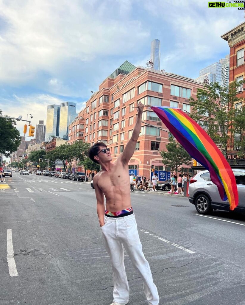 Pakorn Thanasrivanitchai Instagram - Remember, you can be WHATEVER you want! And no one is gonna change a thing about it ❤️‍🔥🌈 Hold hands with the one you love, and regret nothing!!! #happypride #pride2022 . Cr. @nuttjirat @natkanok New York, New York