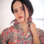 Palak Sindhwani Instagram - Zindagi chalti jaati hai.. Hum kahani ban kar guzar jaate hai! 🤍✨🦋