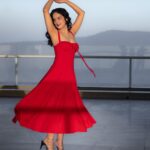 Palak Sindhwani Instagram - Happy Valentine’s Day to all my hopeless romantic friends out there!! 🥹😜 I hope this thousand years kinda love finds you at the right time and make you believe in the magic of love. ✨ Love deserves to be celebrated every day in every form, so till the time you find your special one, Let’s be grateful for all the love and compassion that is around us. 🫶 I love you and grateful for you❤️ Wearing - @urbanic_in Clicked by - @vikasgorule #valentines #love #valentineday #grateful #instamood #fyp #palaksindhwani #ootd