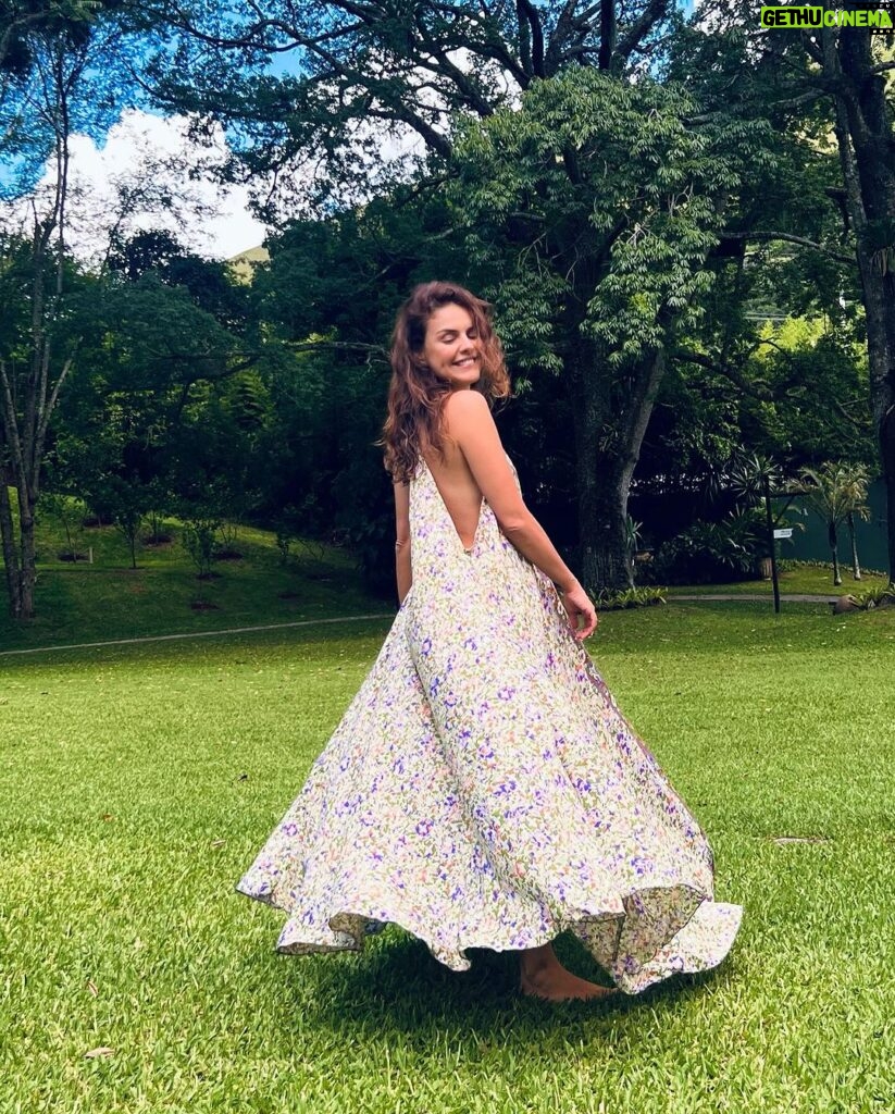 Paloma Bernardi Instagram - Quando sua alma está feliz,você dança? Ah… eu amo tb! ⚘️❤️ Saison Spa