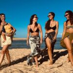 Paloma Bernardi Instagram - Decidimos virar o ano juntas ( Eu e Thais,Adri,Day = Thray,rs) e o universo nos trouxe Baixio para nos abraçar! E foi tão lindo! Tão especial! Cada uma com sua história,energia,desafio,oportunidades,surpresas,desejos e todas conectadas como família na “ Casa do Dom”, nesse paraíso que fica logo ali na Bahia! Ahhhh Bahia,deixa baixioooo!!!! Só sei que iniciamos o ano bem… Diga-me com quem andas e eu te direi quem tu és! OBRIGADA POR TUDO E TANTO AMIGAS! Amo me ver em vocês! ✨🤍 @reveillondosquereres @baixioturismo @primahub @dreamculture.ag @dandaracosta obrigada por nos promover esse momento único! ✨ Praia De Baixio - Bahia
