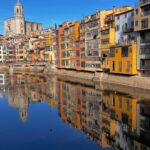 Paloma Bernardi Instagram - O rolê tá grande por aqui ! De pueblo a pueblo… Girona, Besalú, Figueres! Daqui e acolá…bailar!!! Daqui até ali…Dalí !!! Vale !? Vale! #Arte #diversão #Cultura #historia #Muralhas #Natureza @mimo_viagens @mayte.scaravelli @lanza.fotografia 🇪🇸 Guia: @secretodebarcelona Espagne