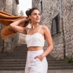 Paloma Bernardi Instagram - O rolê tá grande por aqui ! De pueblo a pueblo… Girona, Besalú, Figueres! Daqui e acolá…bailar!!! Daqui até ali…Dalí !!! Vale !? Vale! #Arte #diversão #Cultura #historia #Muralhas #Natureza @mimo_viagens @mayte.scaravelli @lanza.fotografia 🇪🇸 Guia: @secretodebarcelona Espagne