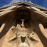 Paloma Bernardi Instagram - Eu senti a grandiosidade de Deus! SAGRADA FAMÍLIA - SAGRADO LUGAR! @mimo_viagens | @mayte.scaravelli Fotos: @lanza.fotografia #Barcelona 🇪🇸 Guia: @maramessa___ @secretodebarcelona Barcelona, Spain