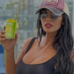 Pamela Díaz Instagram - ¿Y ustedes? ya probaron la nueva @bmix.cl ? Con intenso sabor a limón, dulzor perfecto y refrescancia máxima para estos días de calor! A mí me encantó, salud!!!! 🍻☀️ #bmix